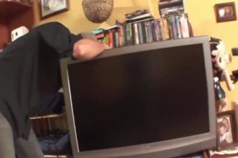 TS Lady jerking off whilst Being slammed In trio