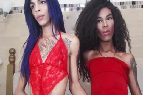black tgirl Monstercock gets Sucked