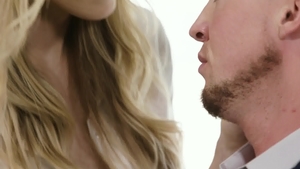 Transsensual: Blowjob cum brown hair american Casey Kisses HD