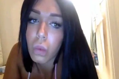 busty Californian Barbie Jacks Off And Cums